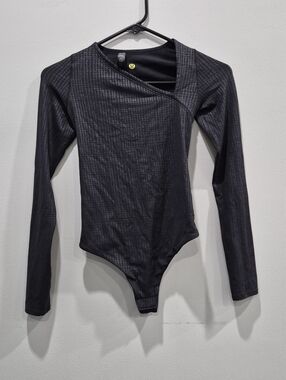 Lululemon lab Asymmetrical Long Sleeve Bodysuit Disrupt Grid Emboss Black